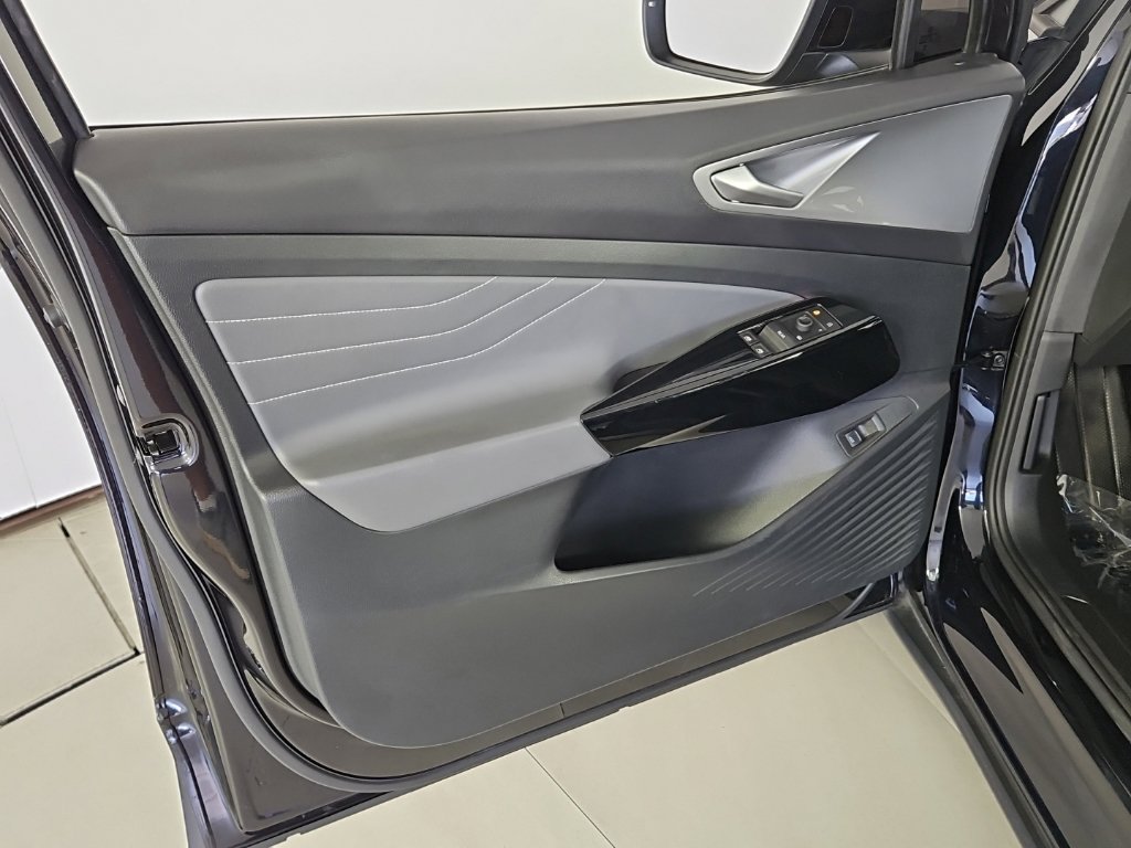 Used 2023 Volkswagen ID.4 S RWD image 11