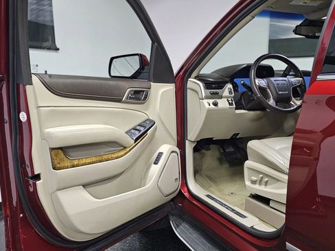 Used 2016 GMC Yukon XL Denali w/ Open Road Package RWD image 12
