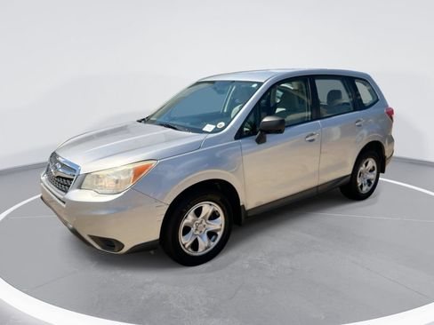 Used 2015 Subaru Forester 2.5i AWD/4WD image 1