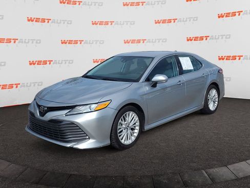 Used 2019 Toyota Camry XLE w/ Carpet Mat Package FWD image 1