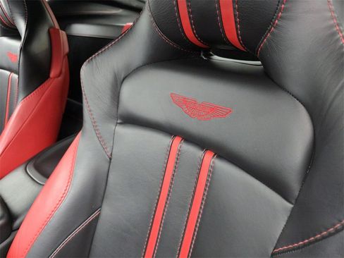 Used 2019 Aston Martin V8 Vantage Coupe image 12