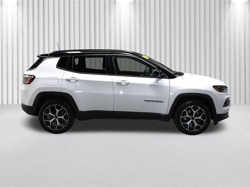 Certified 2025 Jeep Compass Limited AWD/4WD image 2