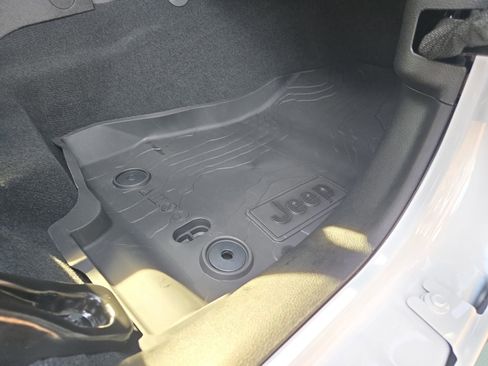 New 2025 Jeep Gladiator Sport image 36