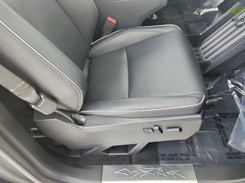 Used 2024 Tesla Cybertruck AWD Crew Cab image 21