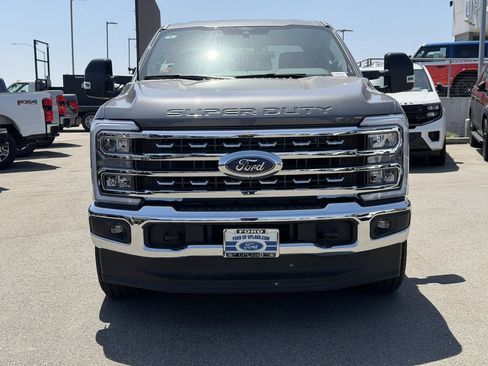 New 2026 Ford F250 Lariat w/ FX4 Off-Road Package AWD/4WD image 2