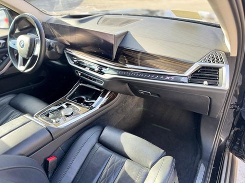 Used 2025 BMW X7 xDrive40i image 19