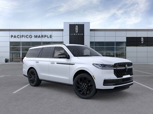 New 2026 Lincoln Navigator Reserve AWD/4WD image 7