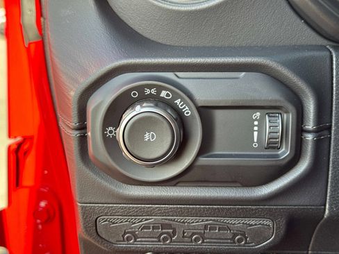 New 2026 Jeep Wrangler Sahara AWD/4WD image 30