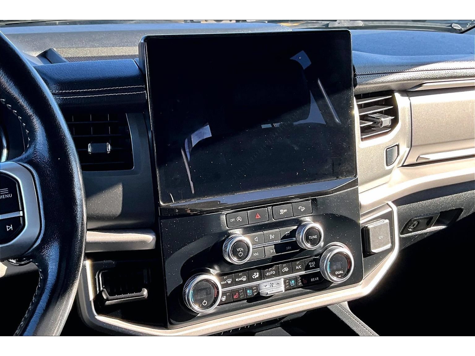 Used 2024 Ford Expedition XLT AWD/4WD image 9