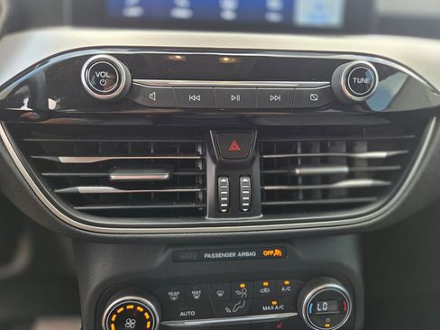 Used 2020 Ford Escape SE FWD image 24