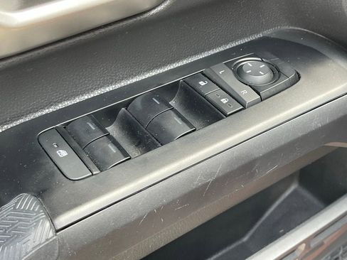 Used 2025 Toyota Tacoma TRD Off-Road image 7