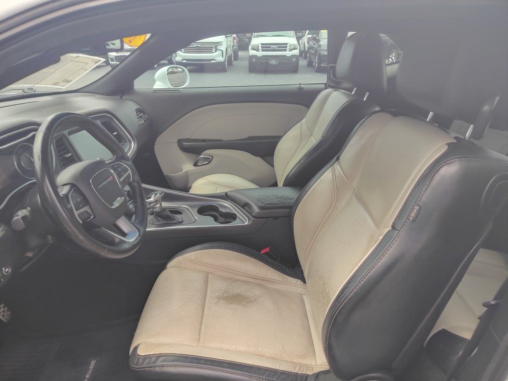 Used 2016 Dodge Challenger SXT Plus RWD image 8