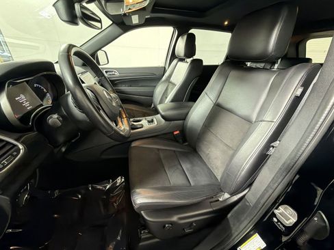 Used 2022 Jeep Grand Cherokee Laredo X image 13