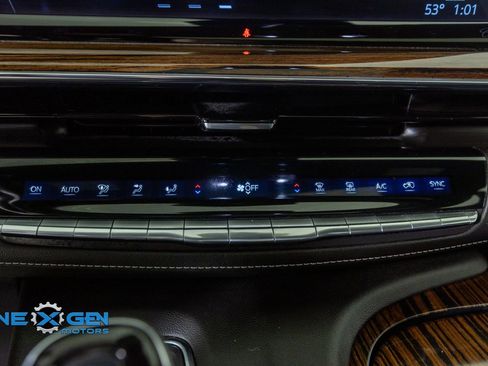 Used 2022 Cadillac Escalade ESV Premium Luxury image 22