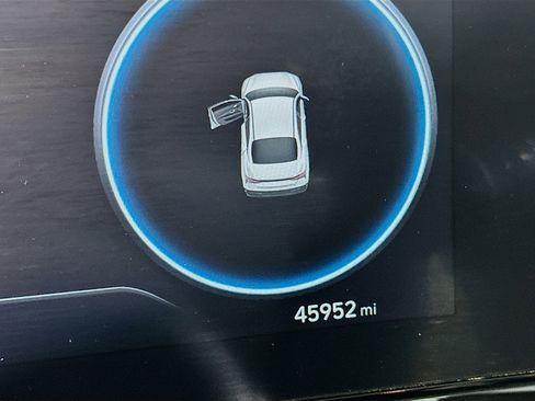 Used 2024 Hyundai Elantra SEL image 19