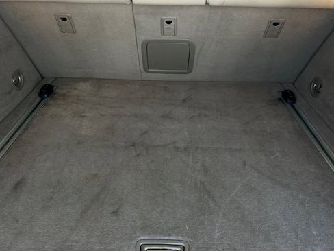 Used 2011 Cadillac SRX Premium image 16