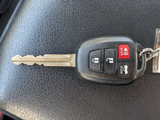 Used 2012 Toyota Camry SE FWD image 24