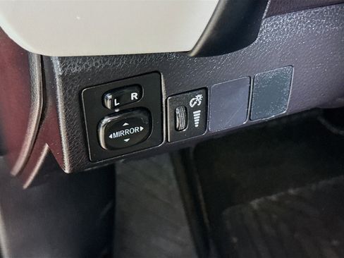 Used 2019 Toyota Corolla LE image 9