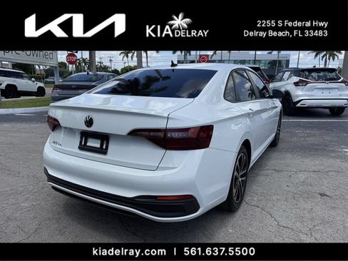 Used 2023 Volkswagen Jetta Sport FWD image 3
