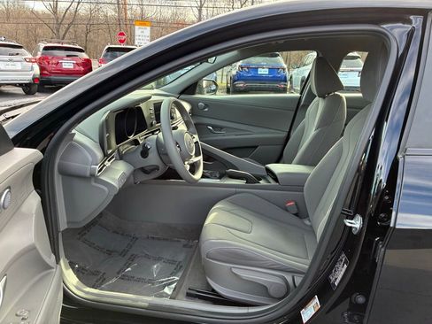 Used 2023 Hyundai Elantra SEL image 20