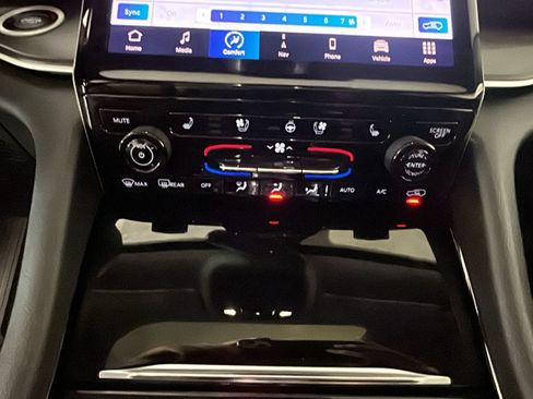 Used 2023 Jeep Grand Cherokee 4WD 4xe w/ Luxury Tech Group II image 26