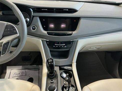 Certified 2024 Cadillac XT5 Premium Luxury w/ LPO, Floor Liner Package image 9