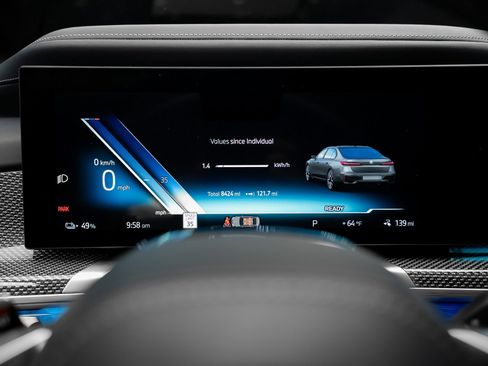 Used 2023 BMW i7 xDrive60 image 44