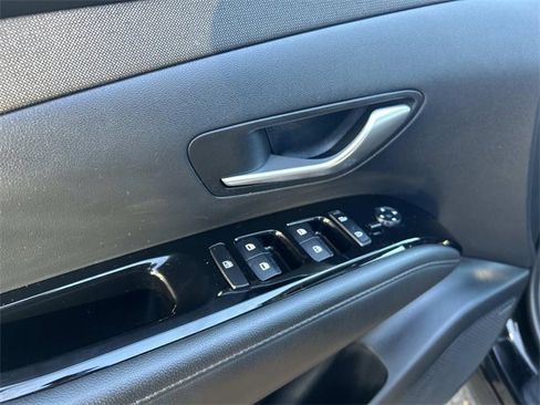 Certified 2022 Hyundai Tucson Limited w/ Cargo Package image 22