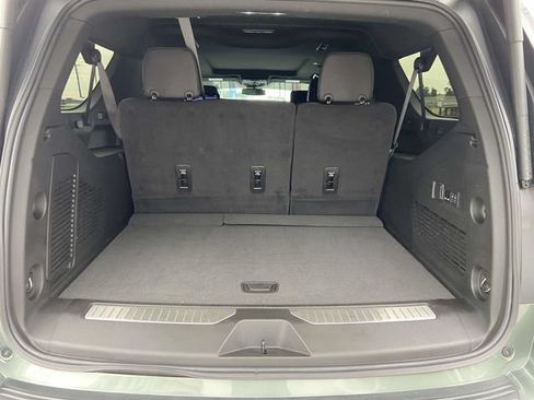 Used 2024 Chevrolet Suburban RST w/ Luxury Package RWD image 10