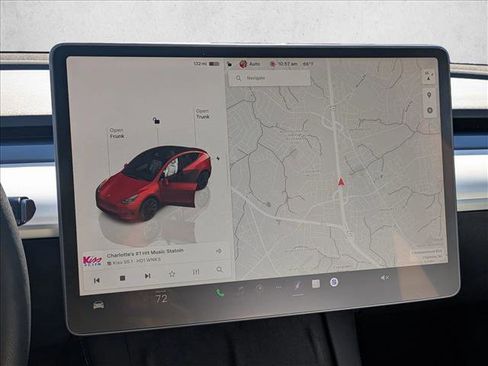 Used 2022 Tesla Model Y Long Range image 14