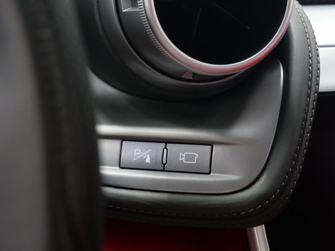 Used 2017 Ferrari GTC4Lusso AWD/4WD image 30
