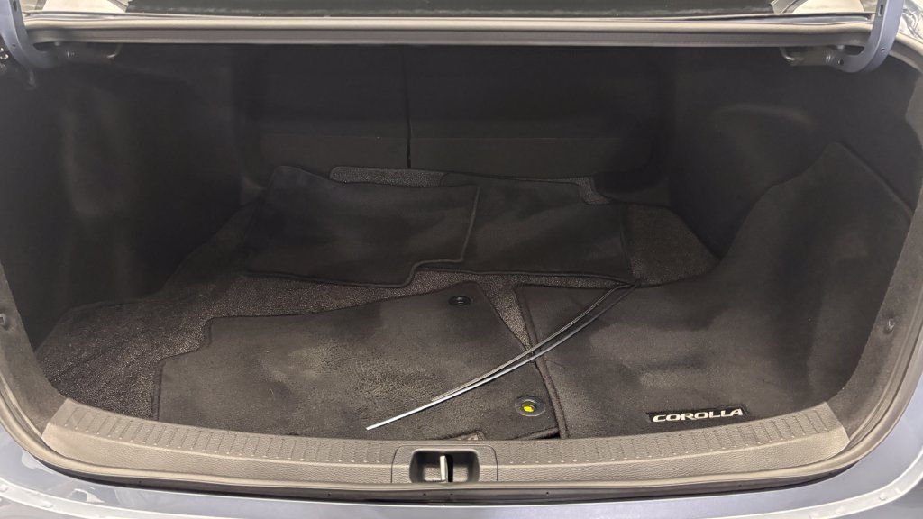Used 2024 Toyota Corolla LE FWD image 36