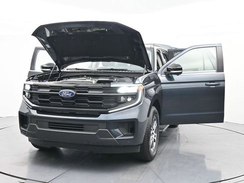 New 2025 Ford Expedition Active image 39