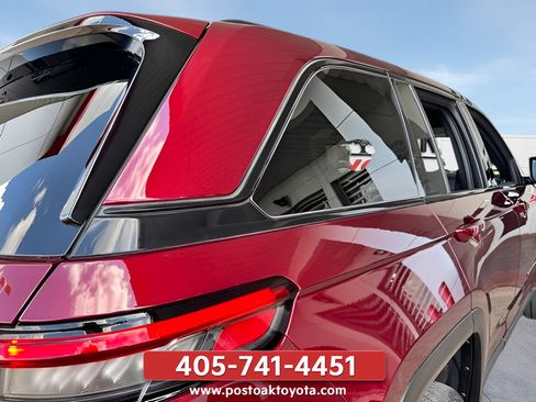 Used 2025 Jeep Grand Cherokee Limited w/ Black Appearance Package AWD/4WD image 44