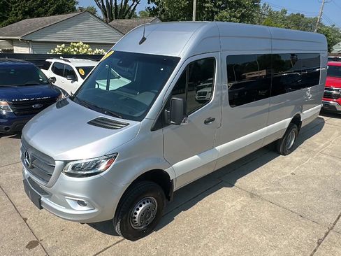 Used 2023 Mercedes-Benz Sprinter 3500 w/ Parking Package image 10