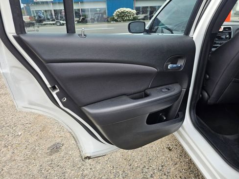 Used 2013 Chrysler 200 LX FWD image 19