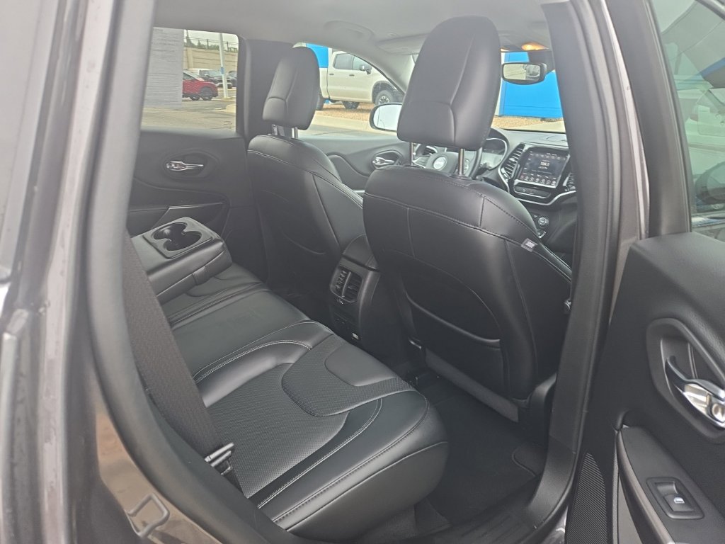 Used 2019 Jeep Cherokee Limited AWD/4WD image 14