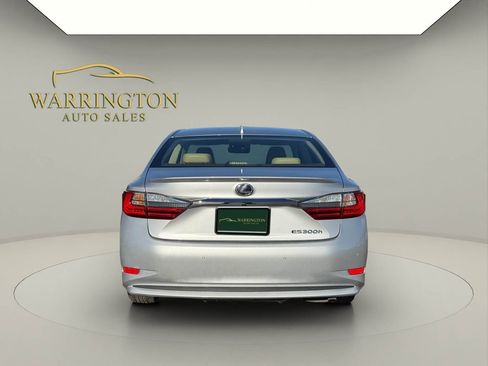 Used 2016 Lexus ES 300h image 24