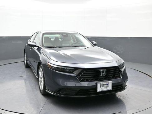 Certified 2023 Honda Accord LX image 3