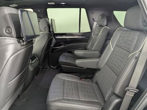 Used 2025 Cadillac Escalade Sport Platinum image 17