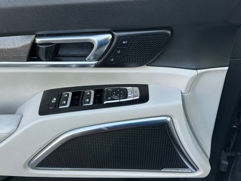 Used 2020 Kia Telluride SX w/ SX Prestige Package image 7