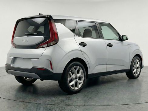 Used 2025 Kia Soul LX w/ LX Technology Package image 9