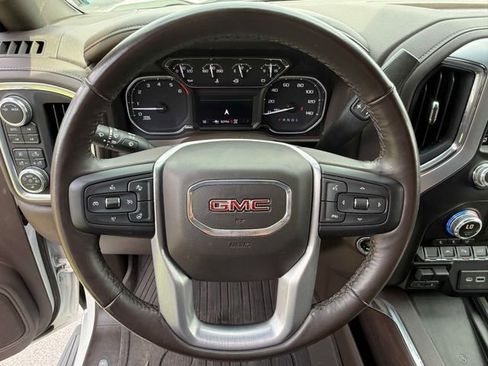 Used 2022 GMC Sierra 1500 SLT w/ SLT Premium Plus Package AWD/4WD image 14