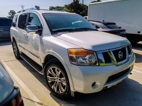 Used 2015 Nissan Armada SL w/ Moonroof Package RWD image 2