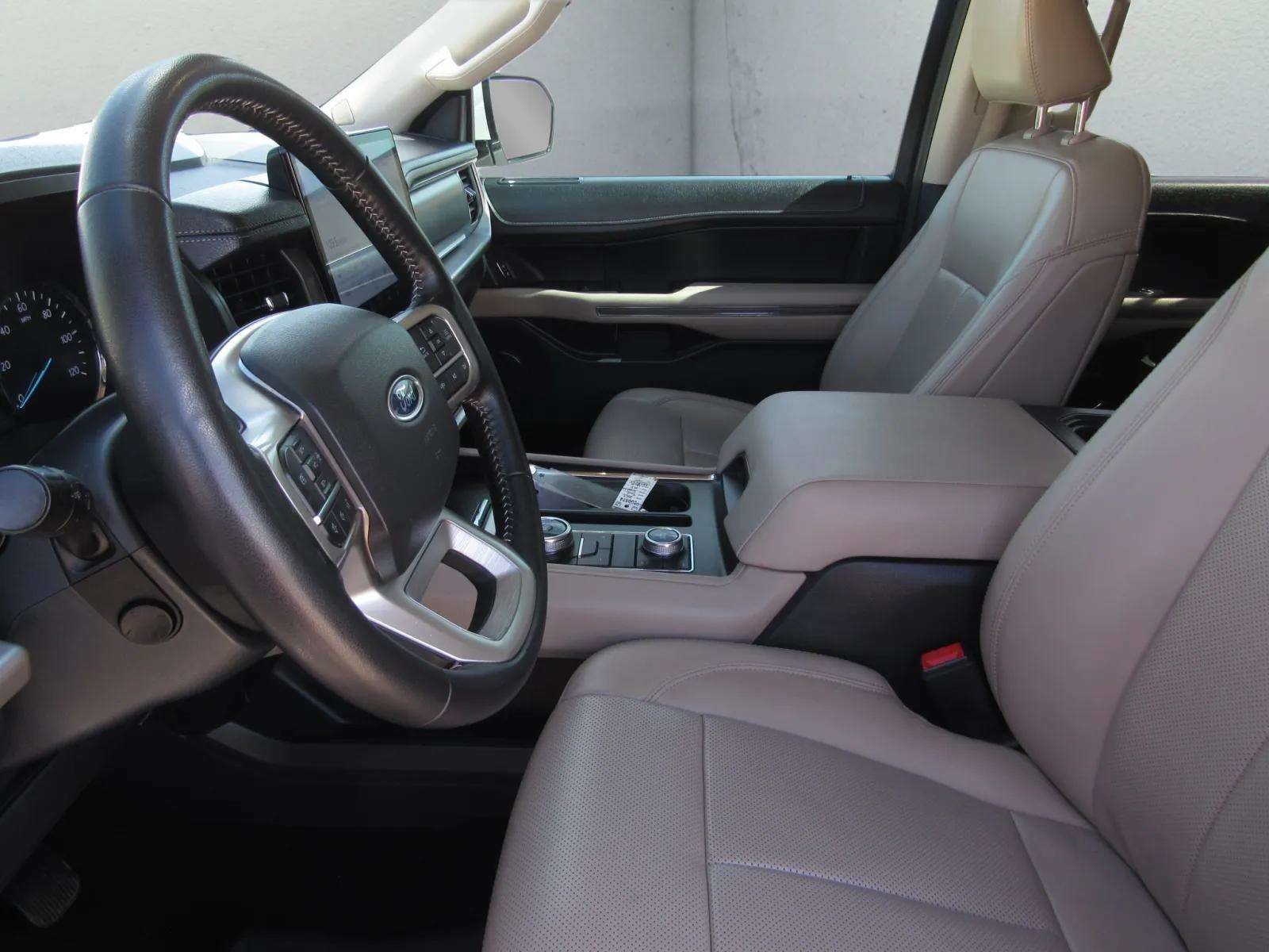 Used 2022 Ford Expedition XLT AWD/4WD image 16