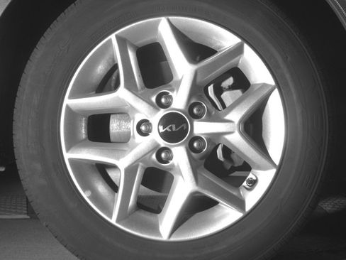 Used 2025 Kia Soul LX w/ LX Technology Package FWD image 13
