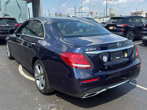 Used 2017 Mercedes-Benz E 300 4MATIC image 4