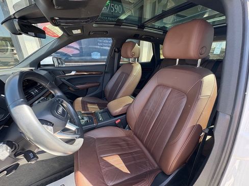Used 2018 Audi Q5 2.0T Premium w/ Convenience Package AWD/4WD image 12
