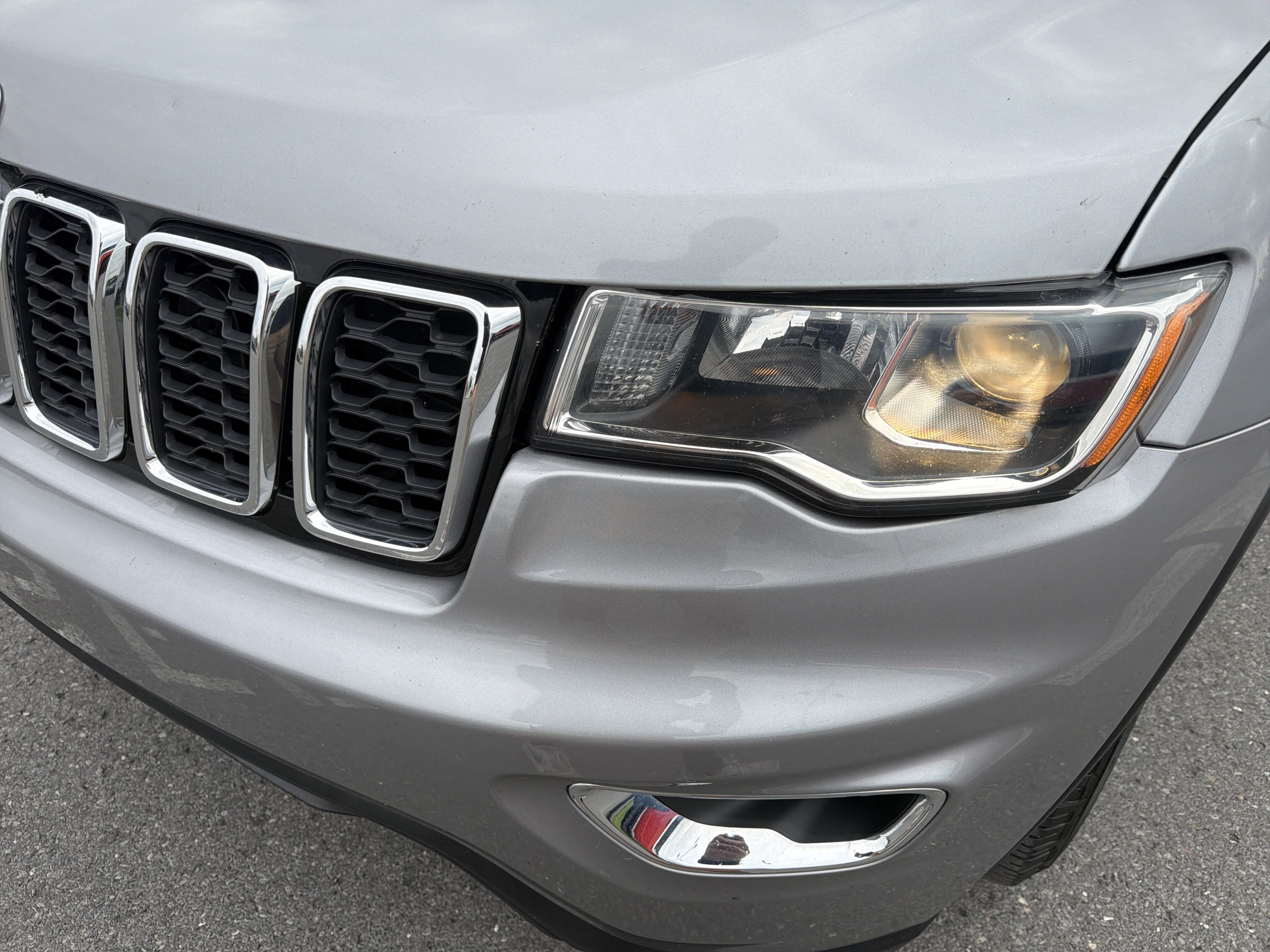 Used 2020 Jeep Grand Cherokee Laredo AWD/4WD image 10