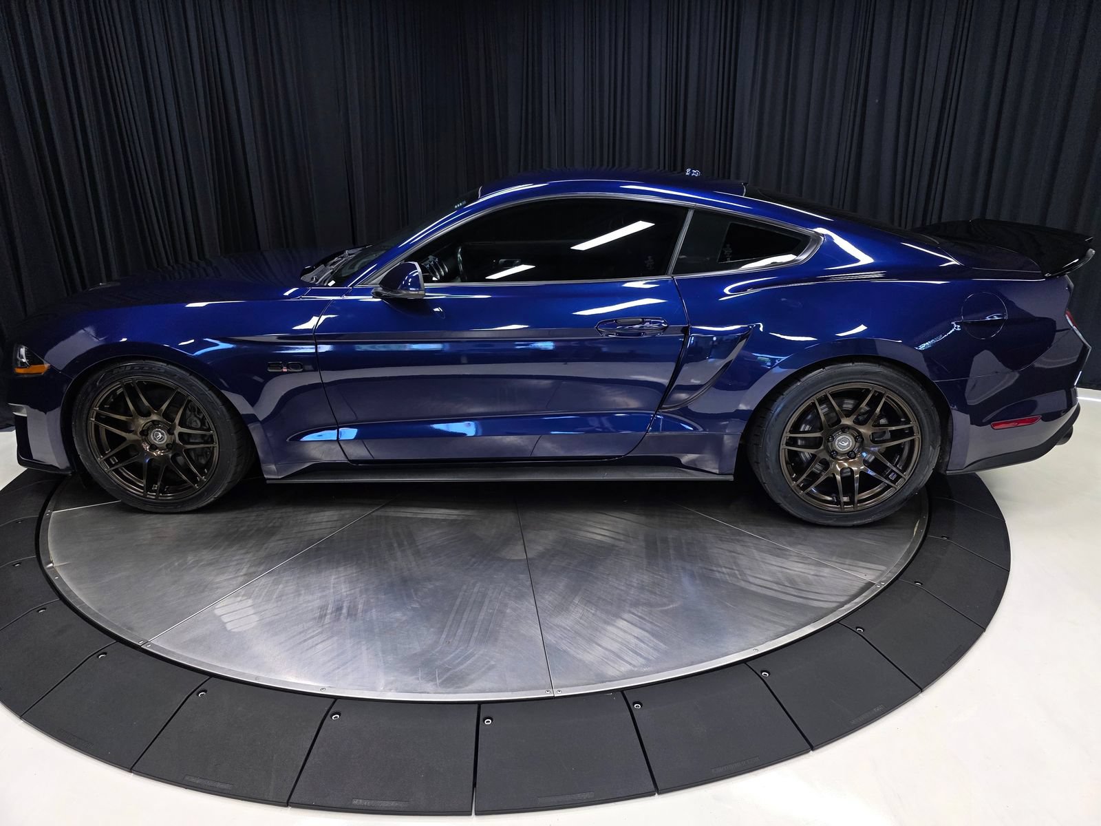 Used 2018 Ford Mustang GT Premium w/ Enhanced Security Package RWD image 10
